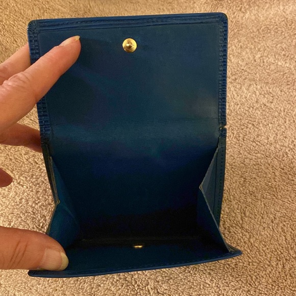 Louis Vuitton Unisex Bifold Wallet - Picture 3 of 10